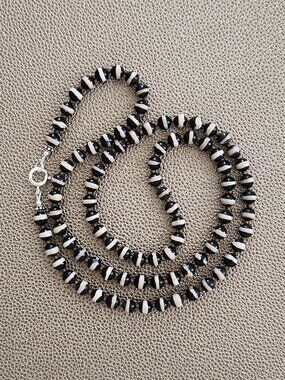 BLACK & WHITE TIBETAN AGATE NECKLACE--28"